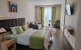 Hotel Puerto Limon Cr